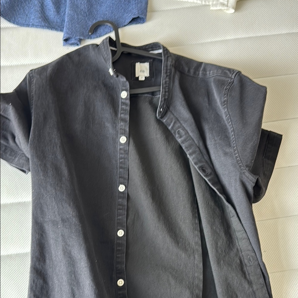 Men's Black Button-Up Shirt